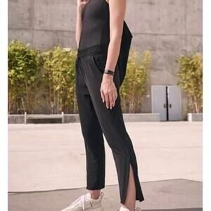 Athleta Metropolis Straight Leg Performance Pant Size 8 Black Travel Trousers